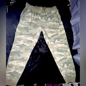 Camouflage sweat pants